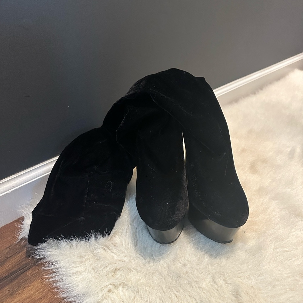Black Velvet Platform Boots, great fort party or Halloween costume - Picture 2 of 4